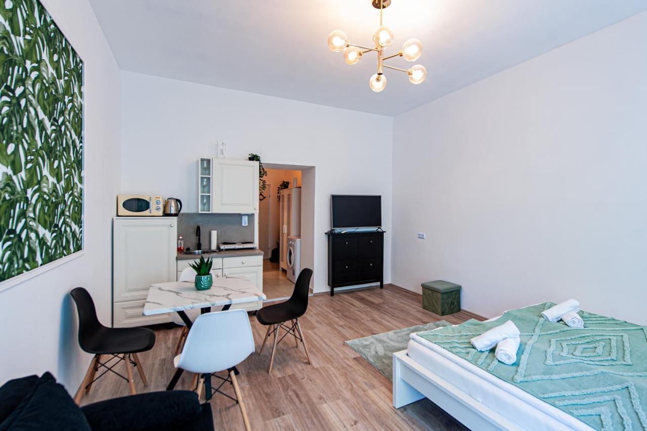 My City Apartment- Vienna Jungle Room Luaran gambar