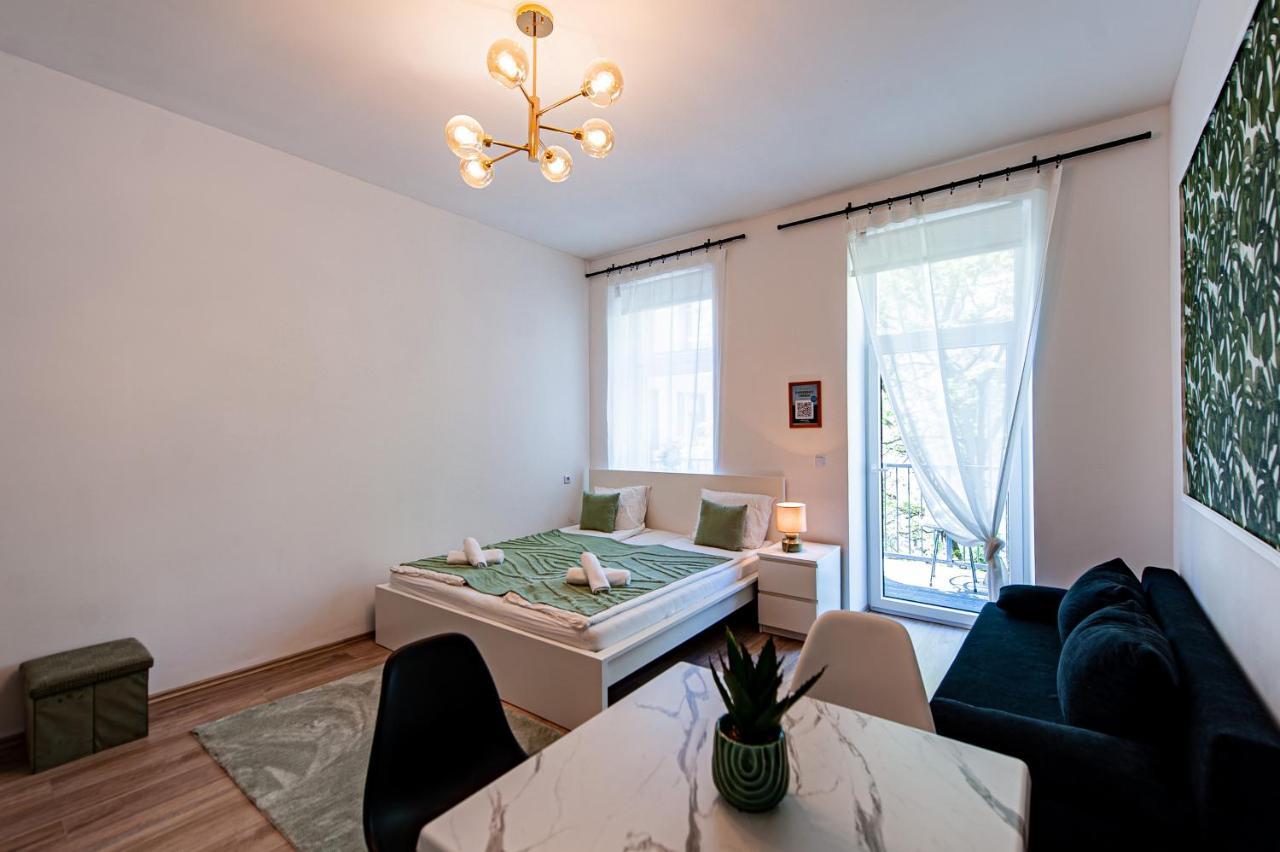My City Apartment- Vienna Jungle Room Luaran gambar